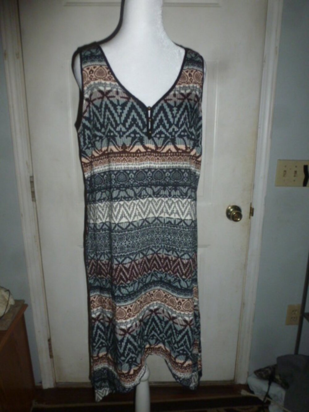 Mlle Gabrielle Multicolor Geometric Print Shark Bite Hem Dress – Size Large
